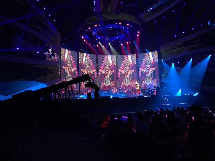 乌兰图雅《花开四季》北京工体演唱会现场图片 13