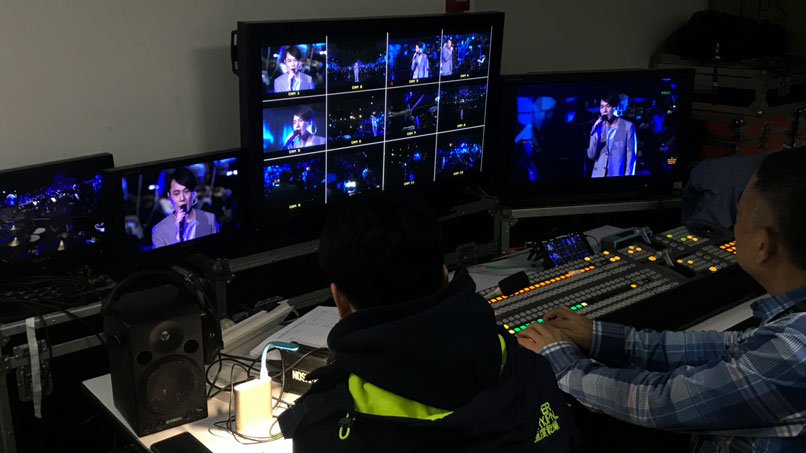 张信哲演唱会现场图片 4