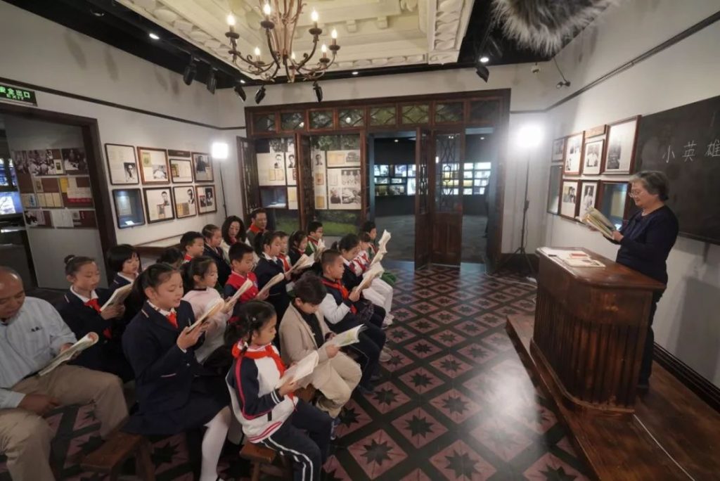 初心与手迹——中国当代文学红色经典融媒诵读会现场图片 4